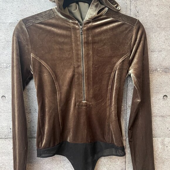 BCBG MAX AZRIA HOODED BODY VELVET OLIVE - Picture 4 of 10